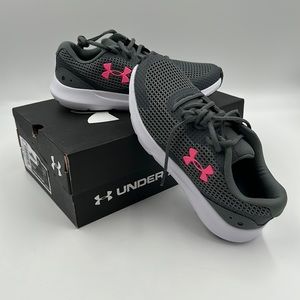 🔥Under Armour UA W Surge 3